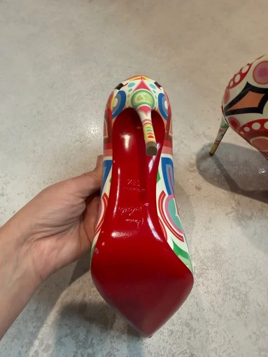 Christian Louboutin Hot Chick 100 Patent Tivoli Platine Gold Red Heel Pump - Picture 2 of 2